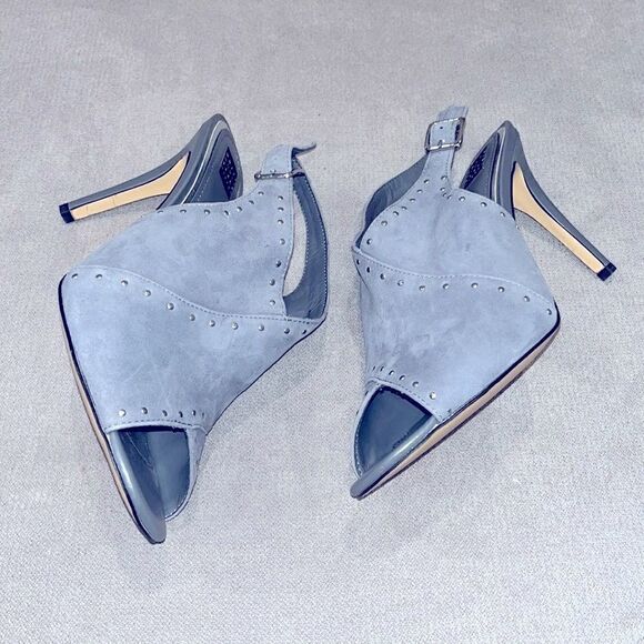 Vintage White House Black Market gun metal grey suede leather w/silver grommets. - Picture 1 of 3